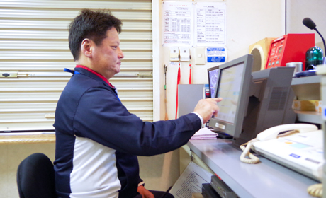 カー・トレ セルフ枚方店(8012)エナジースタッフ関西圏