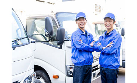 配送ドライバー！学歴経験不問で日払い可《ミドル世代が活躍中》月収...