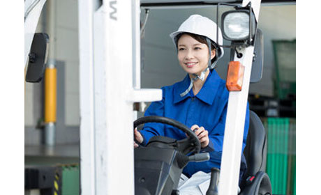 フォークのお仕事！日払いで即金ゲット《ミドル世代が活躍中》月収2...