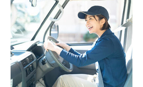 配送ドライバー！学歴経験不問で日払い可《ミドル世代が活躍中》月収...