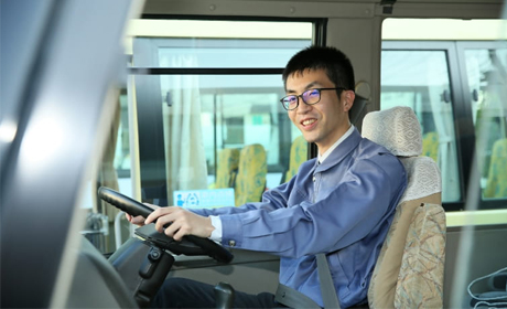 宮園自動車　株式会社